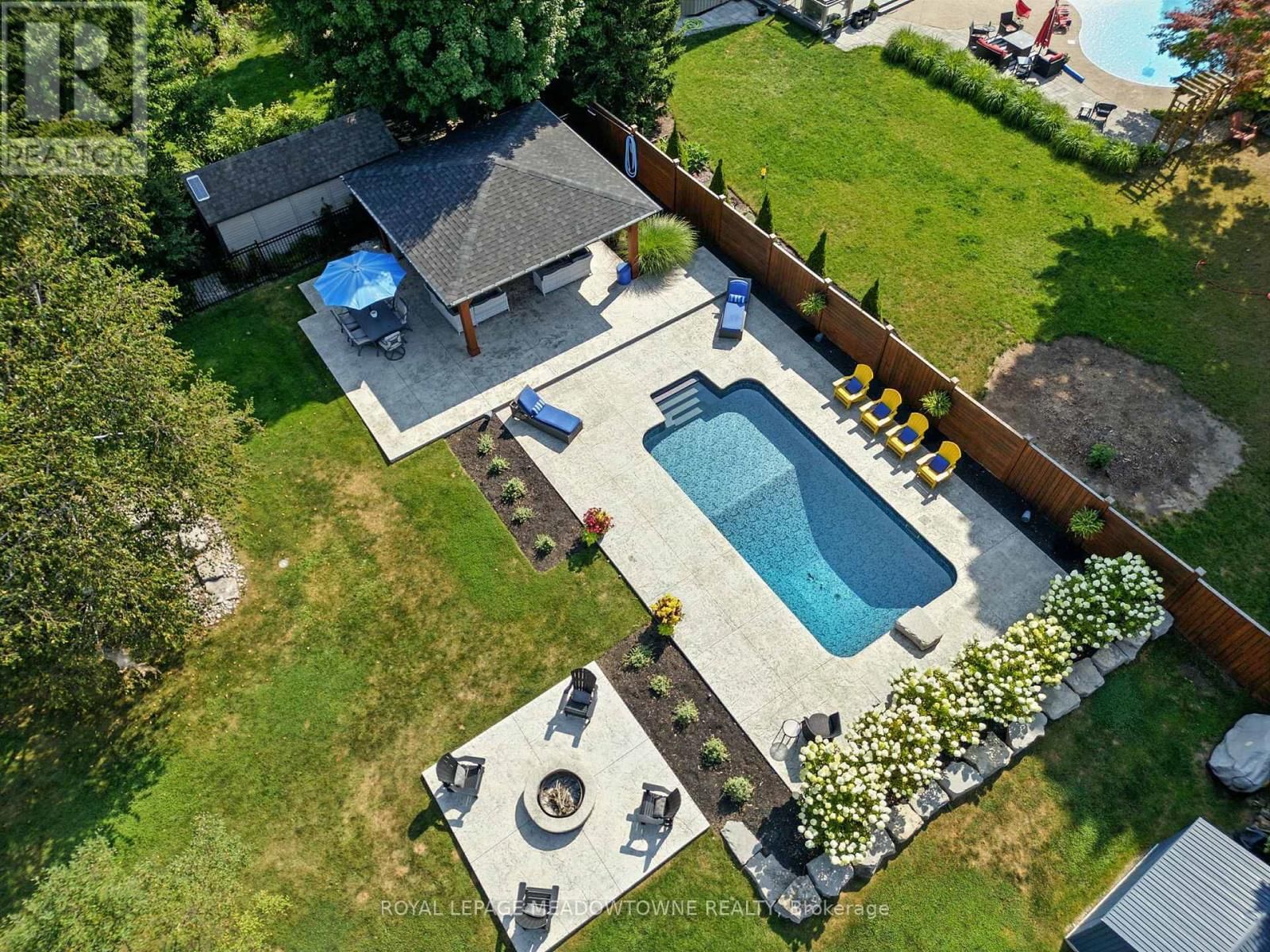 2 BLUEHERON LANE Image 42