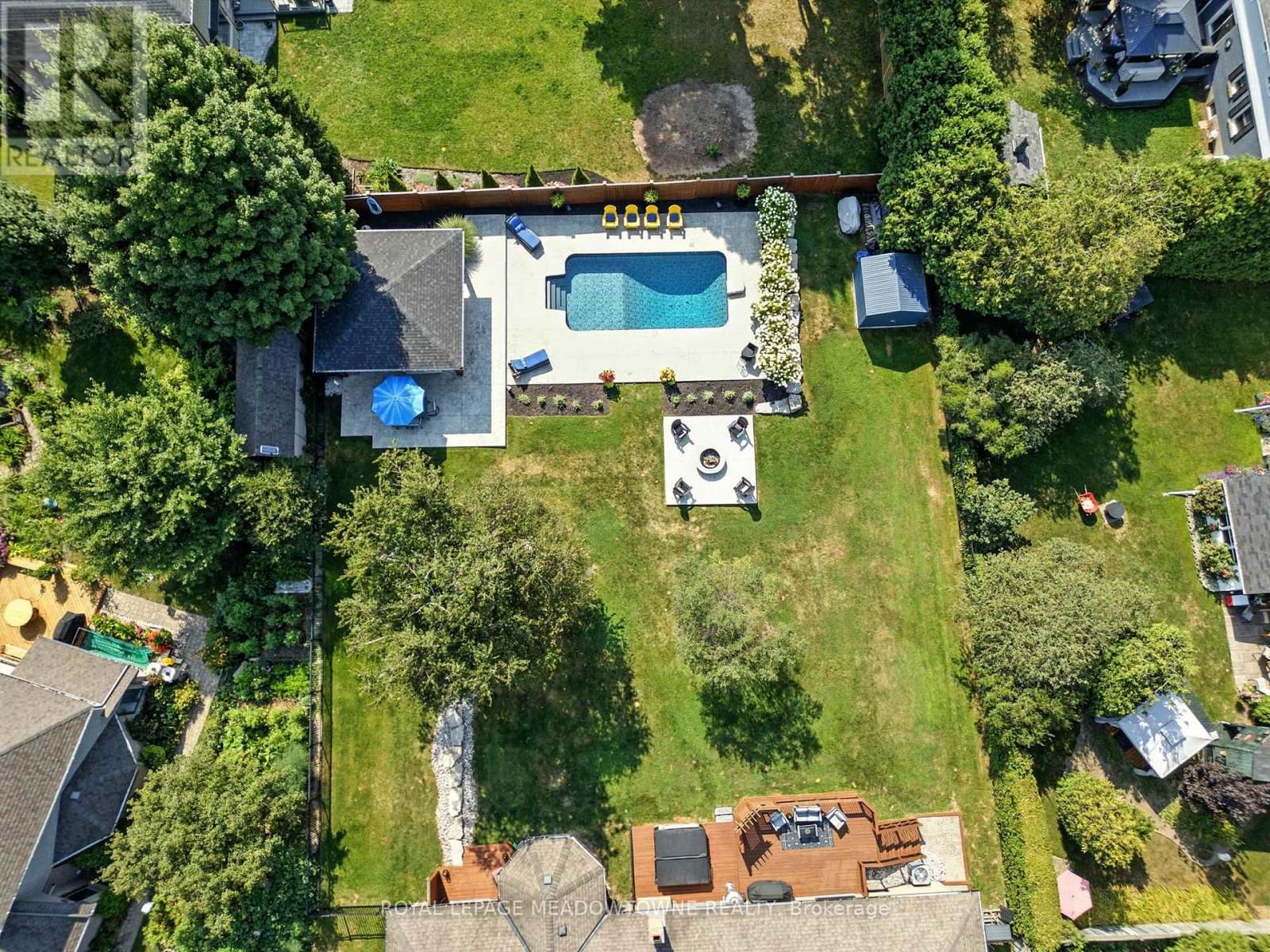 2 BLUEHERON LANE Image 43