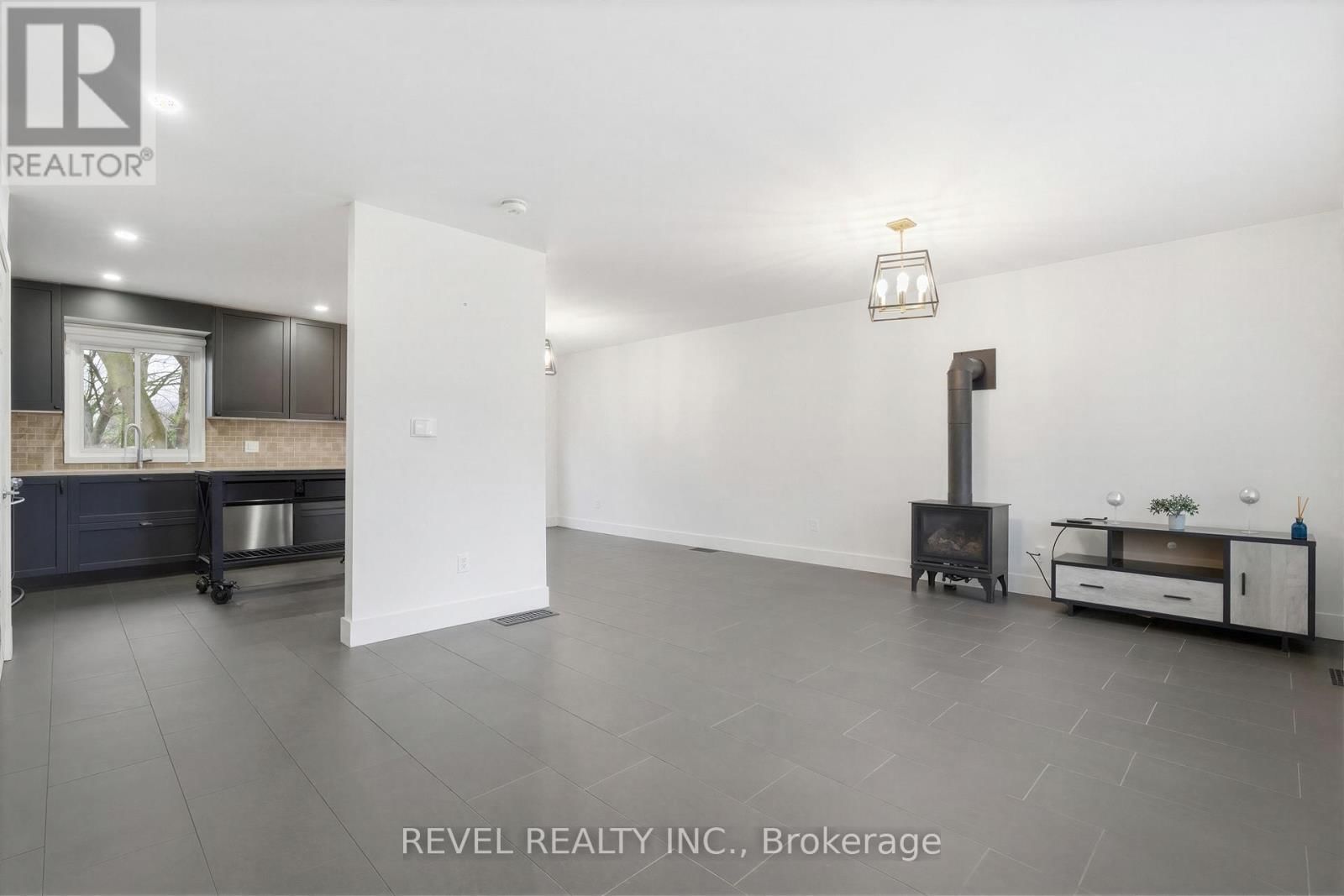 92 WATER STREET Image 5