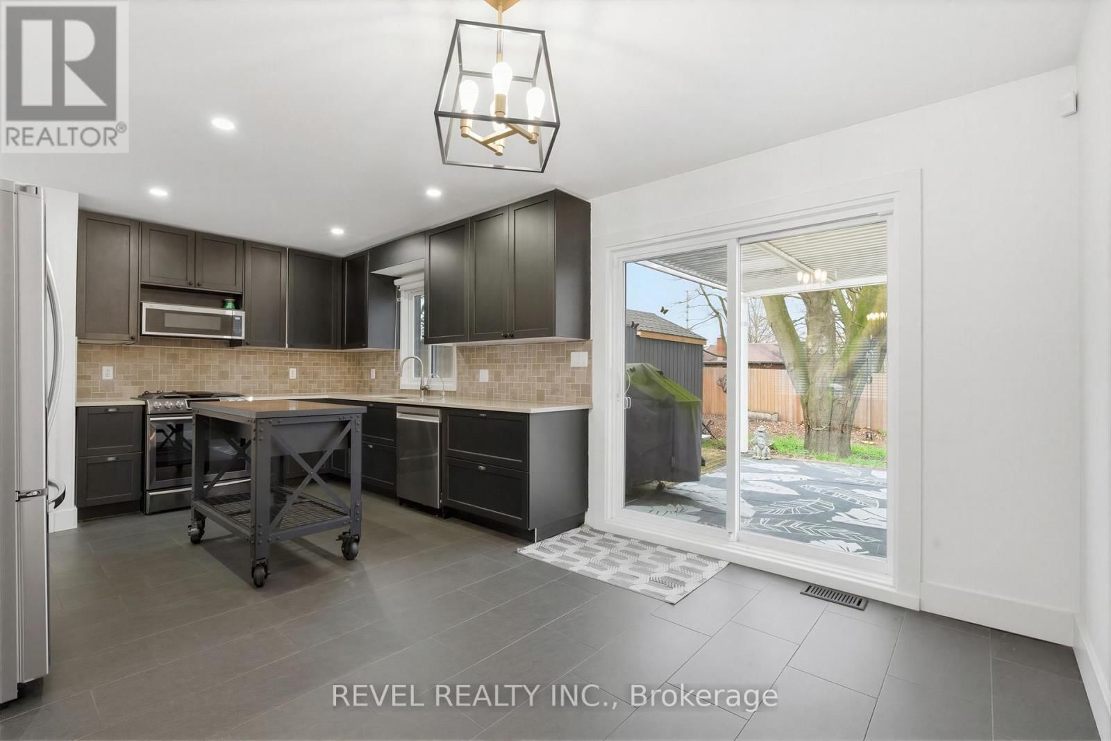 92 WATER STREET Image 8