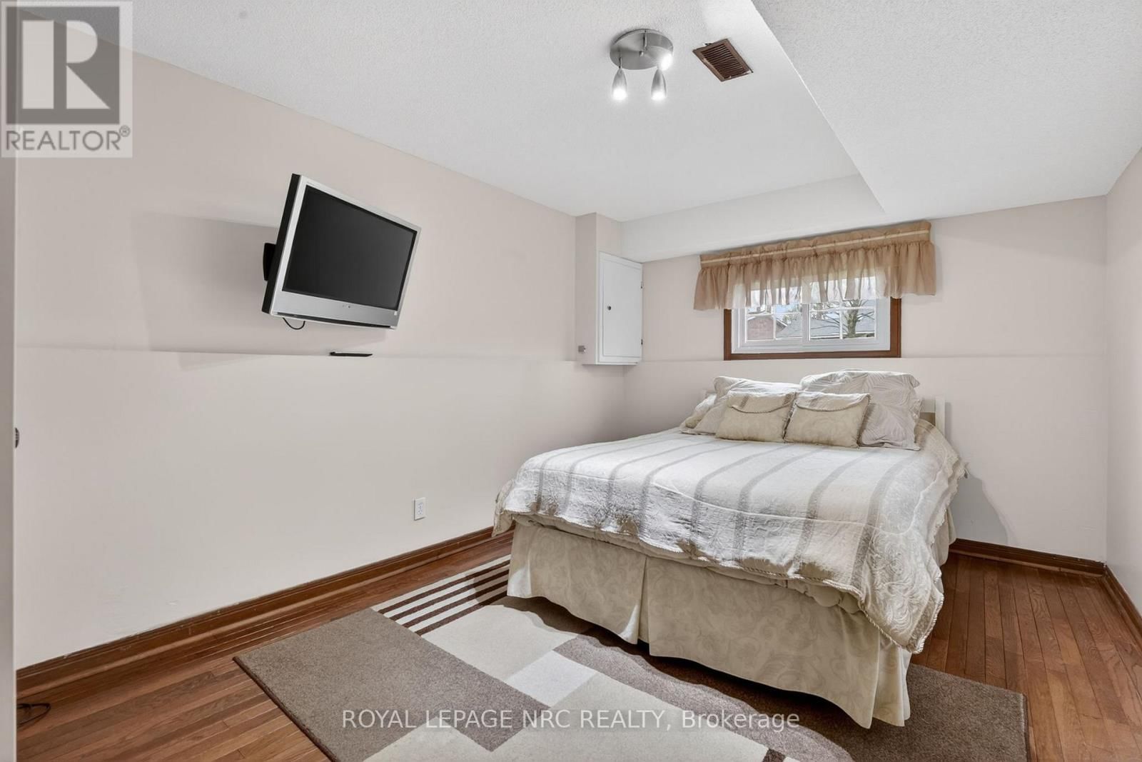 7438 PETRULLO COURT Image 34