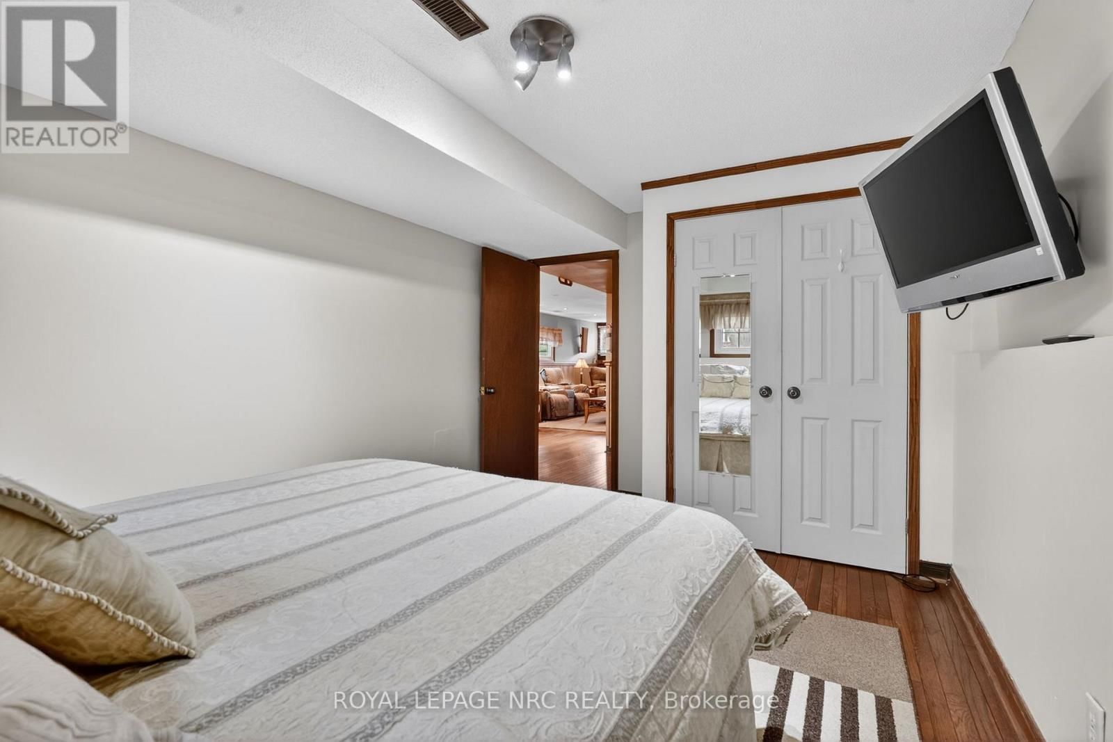 7438 PETRULLO COURT Image 35