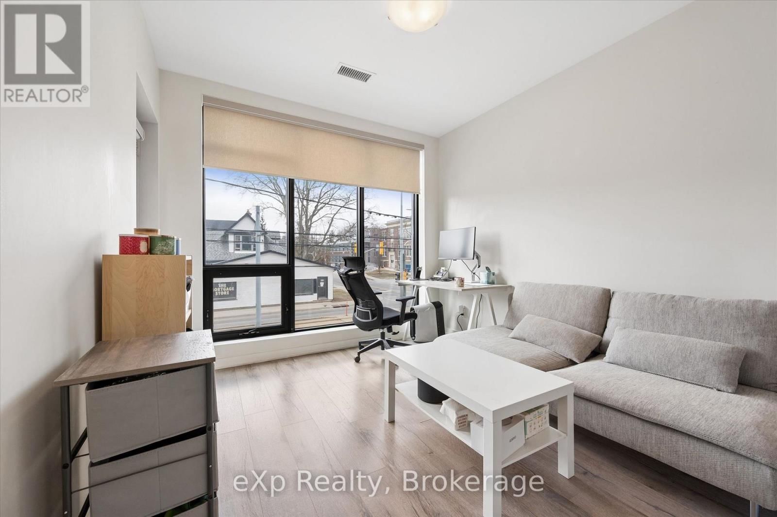 202 - 690 KING STREET WEST Image 13