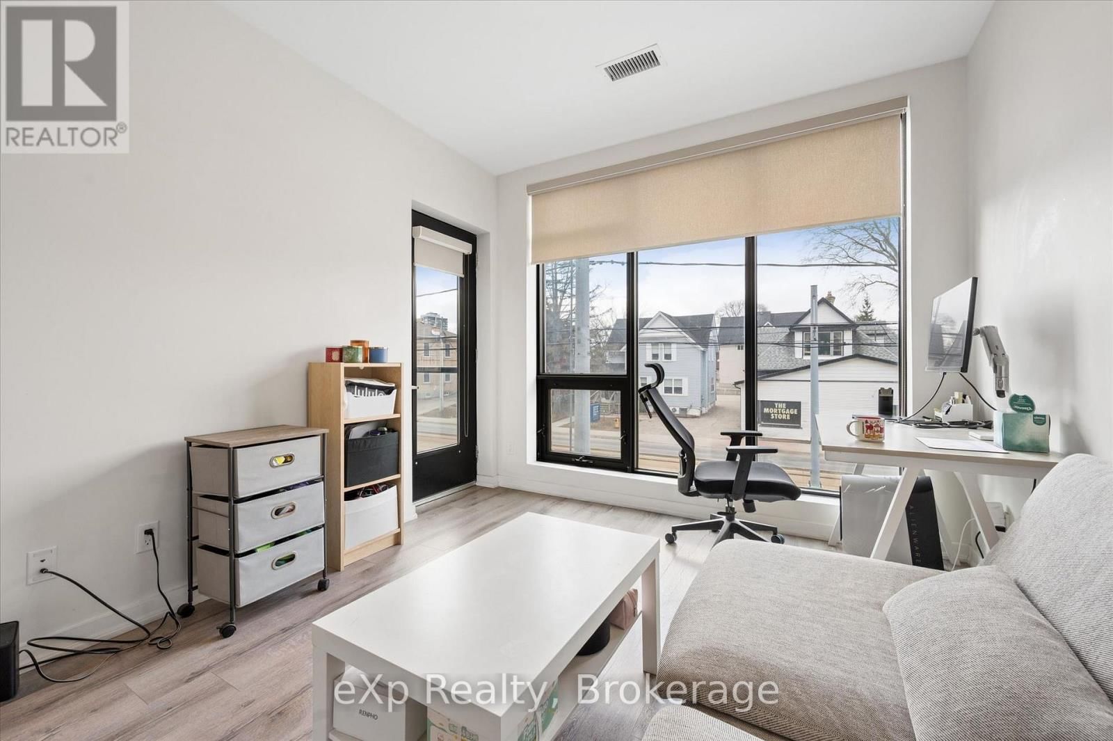 202 - 690 KING STREET WEST Image 14