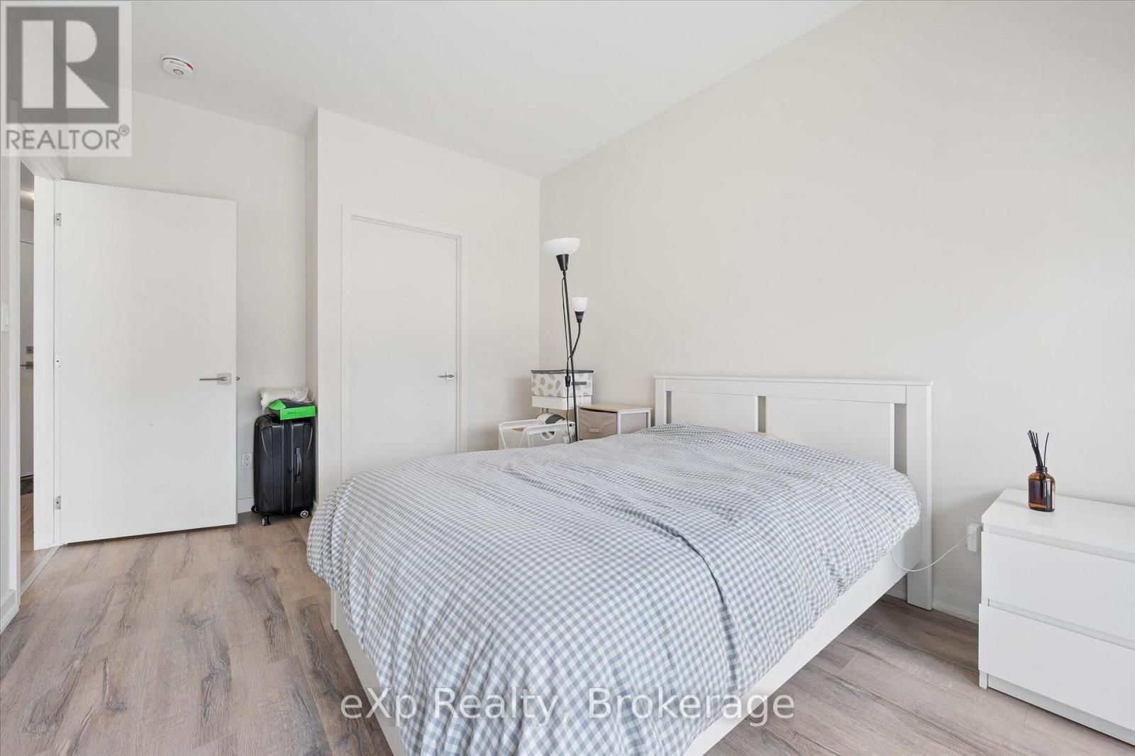 202 - 690 KING STREET WEST Image 21