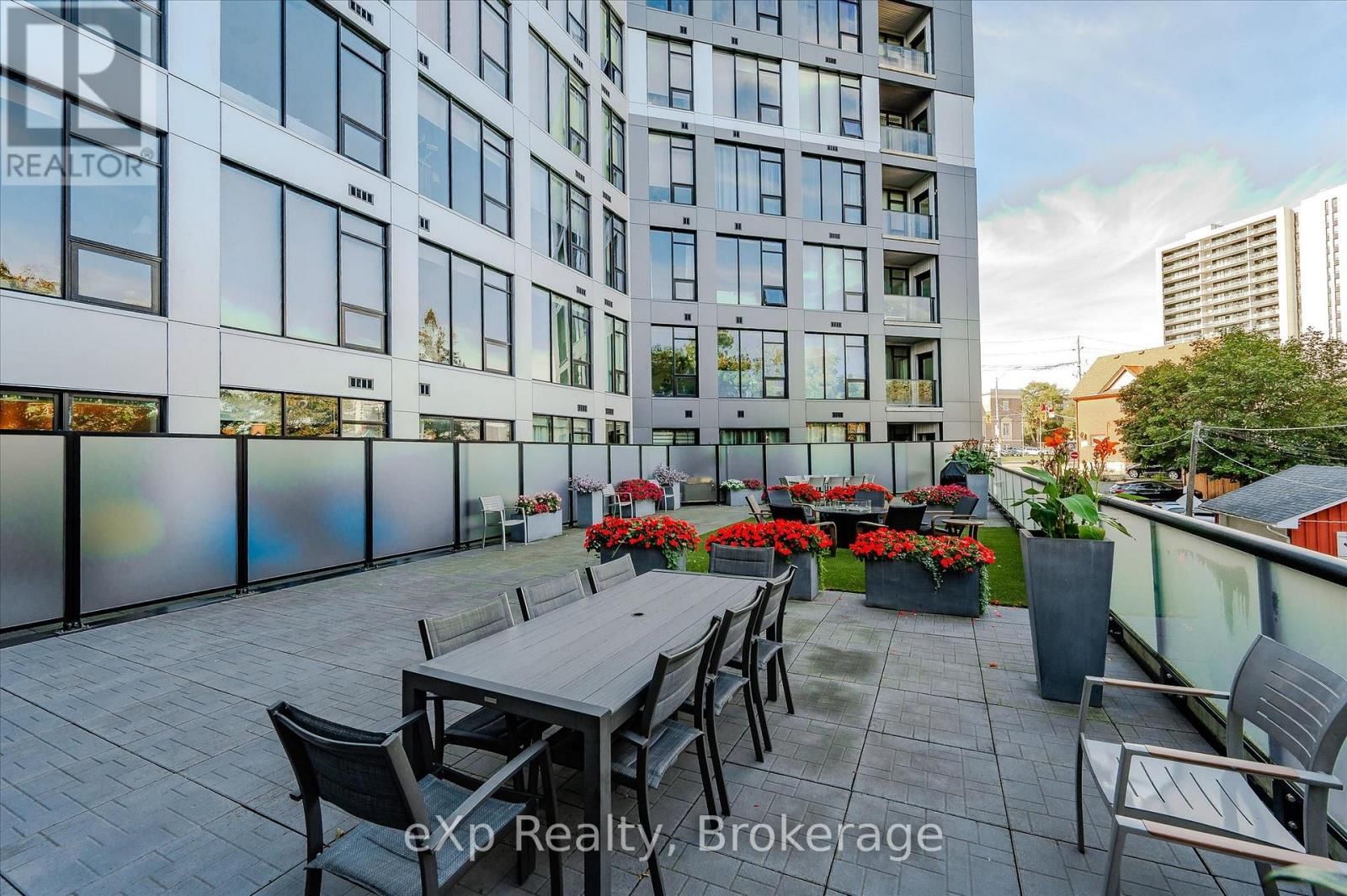 202 - 690 KING STREET WEST Image 25