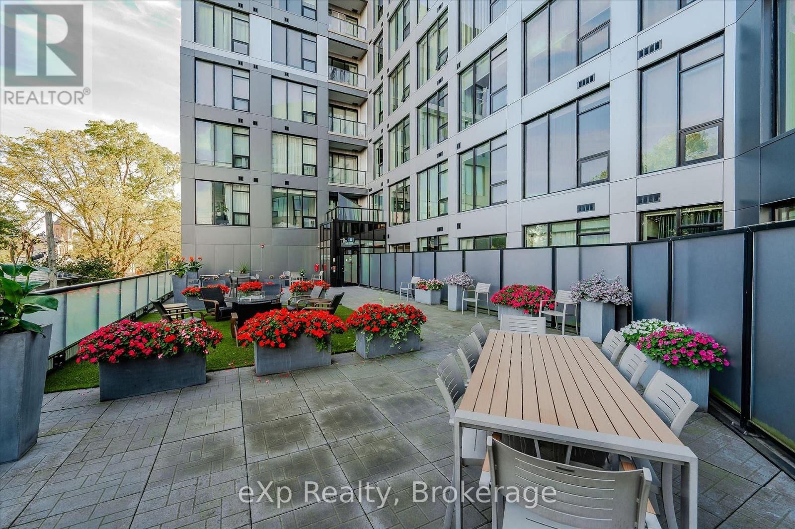 202 - 690 KING STREET WEST Image 27