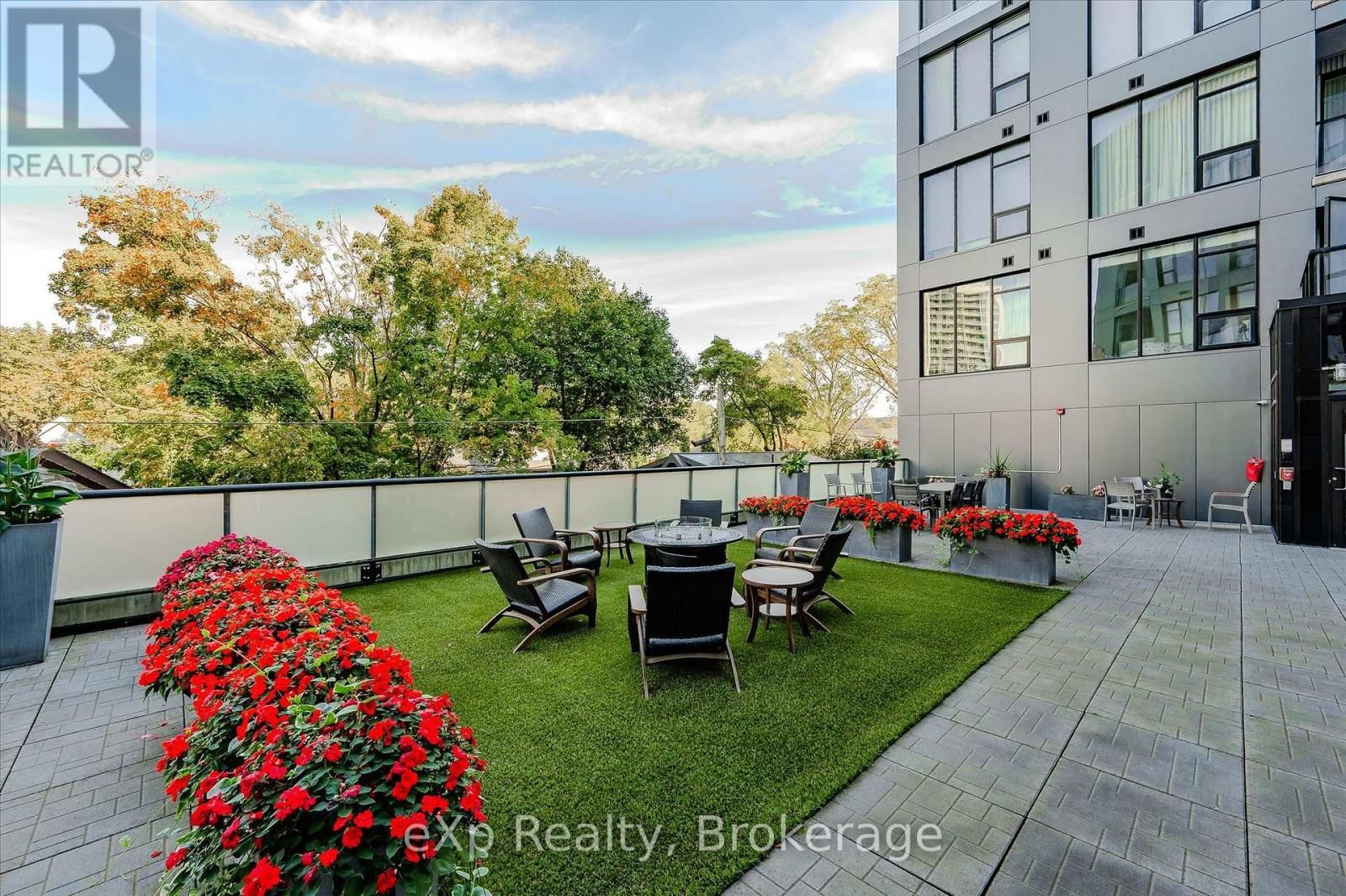 202 - 690 KING STREET WEST Image 28