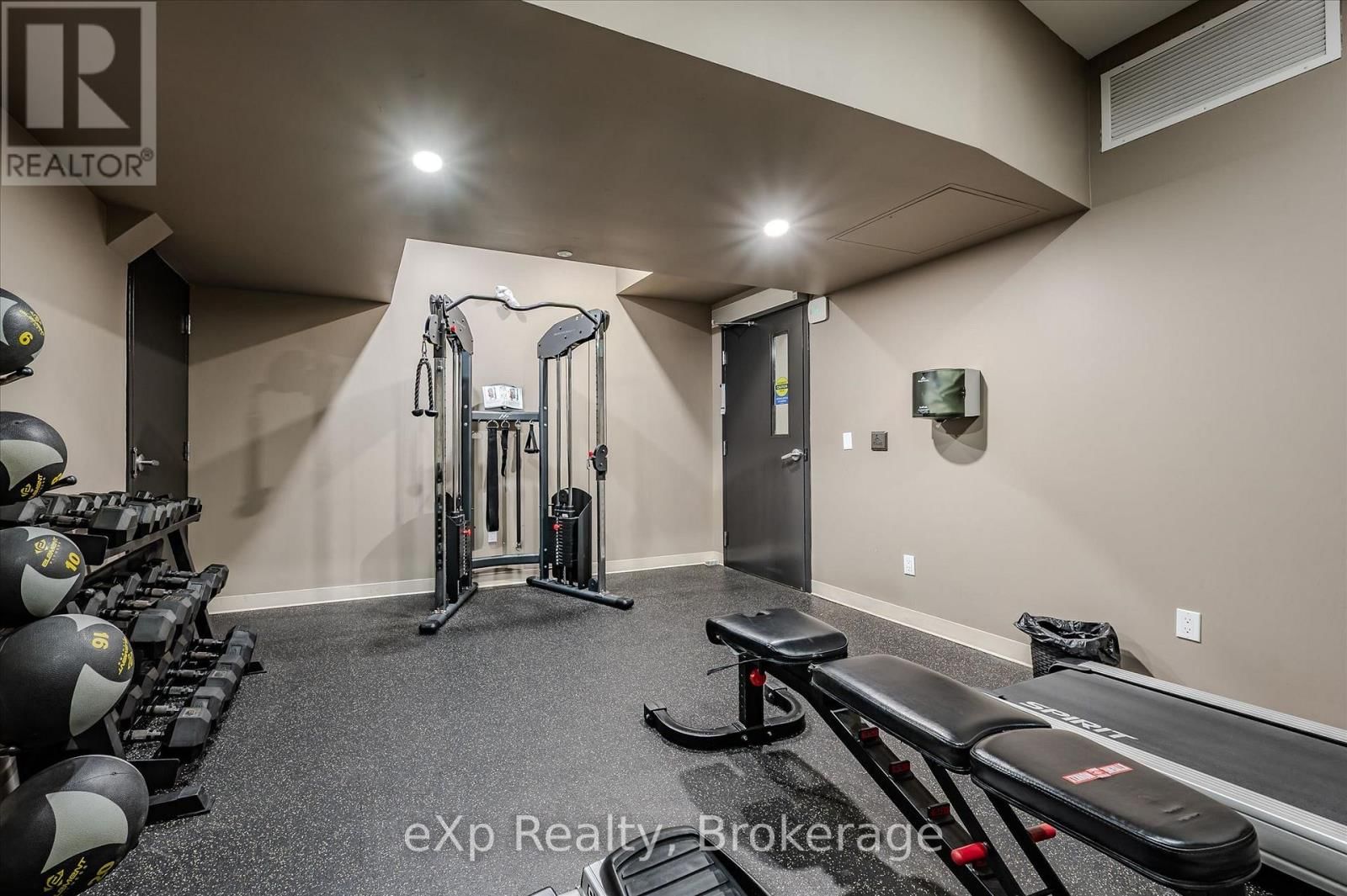 202 - 690 KING STREET WEST Image 34