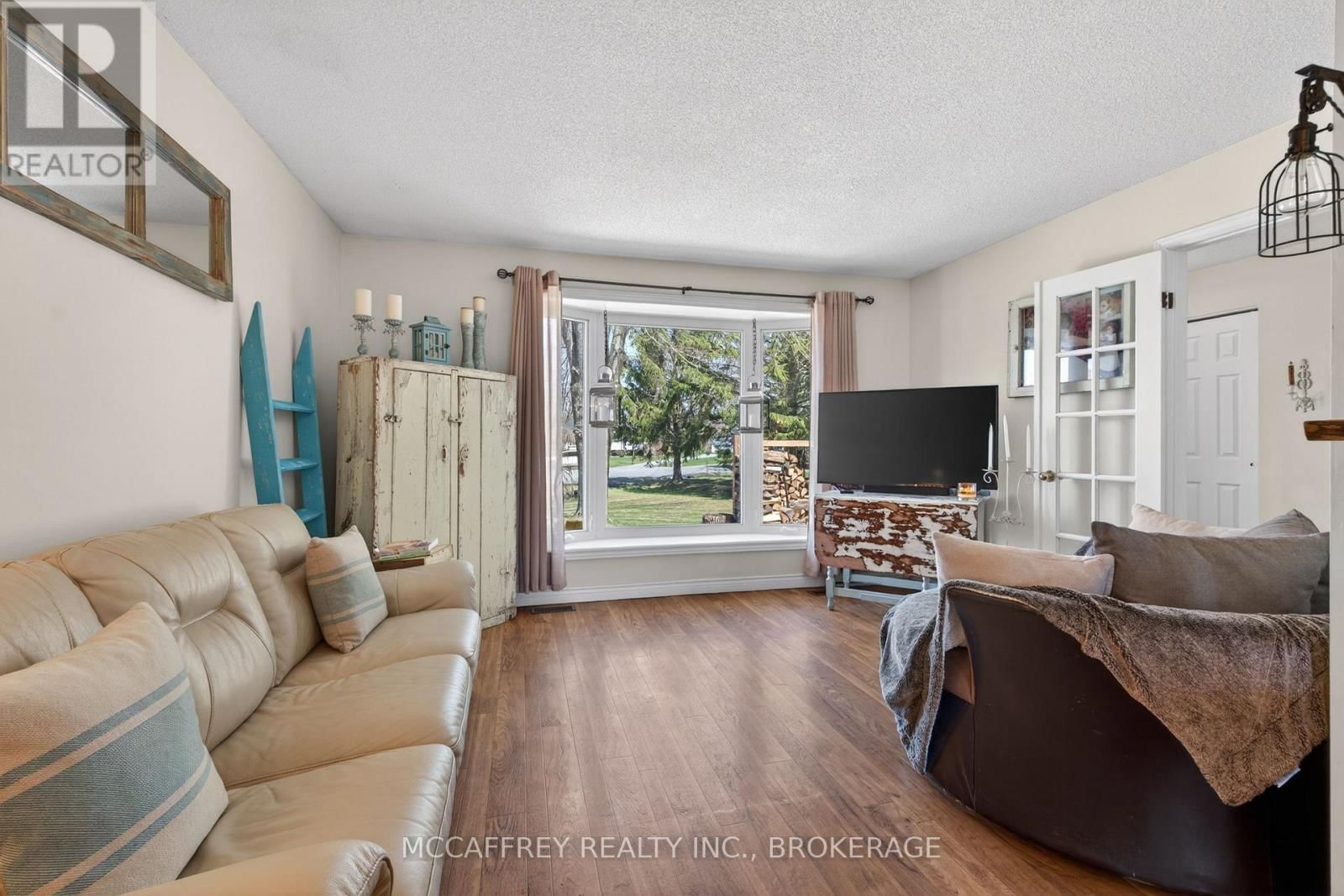 26 DOLLAR CRESCENT Image 15