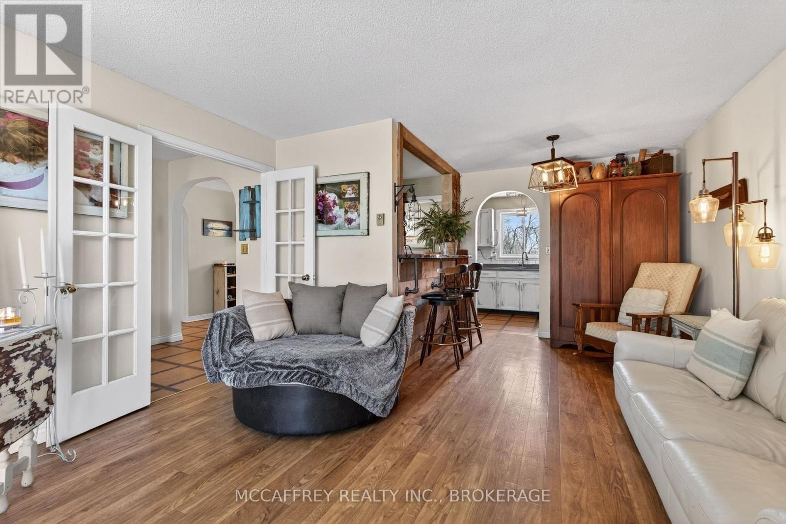 26 DOLLAR CRESCENT Image 16