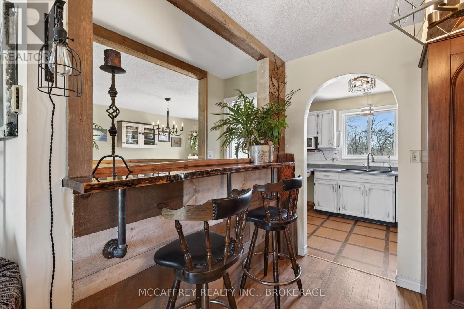 26 DOLLAR CRESCENT Image 17