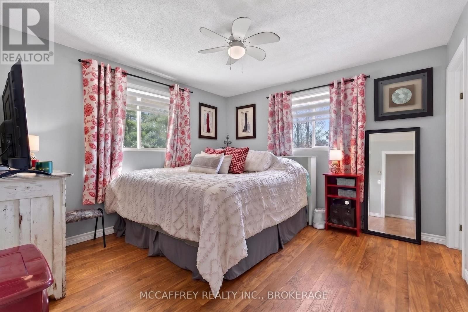 26 DOLLAR CRESCENT Image 18