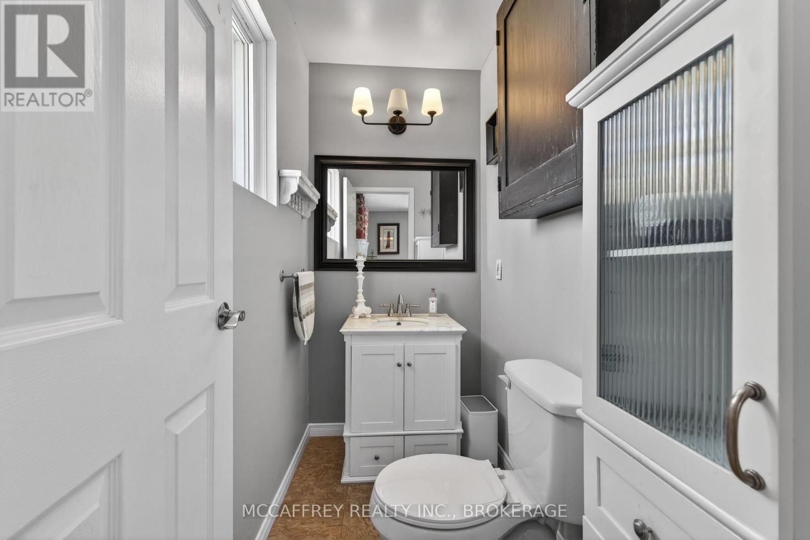 26 DOLLAR CRESCENT Image 19