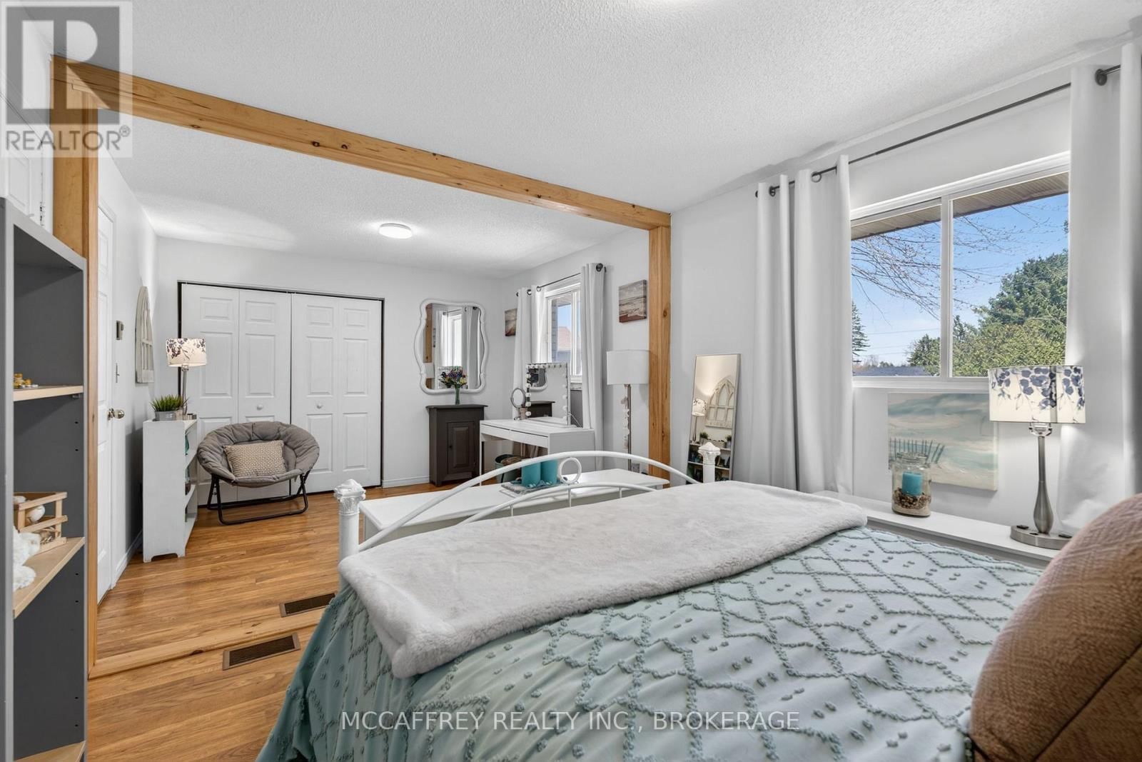 26 DOLLAR CRESCENT Image 21