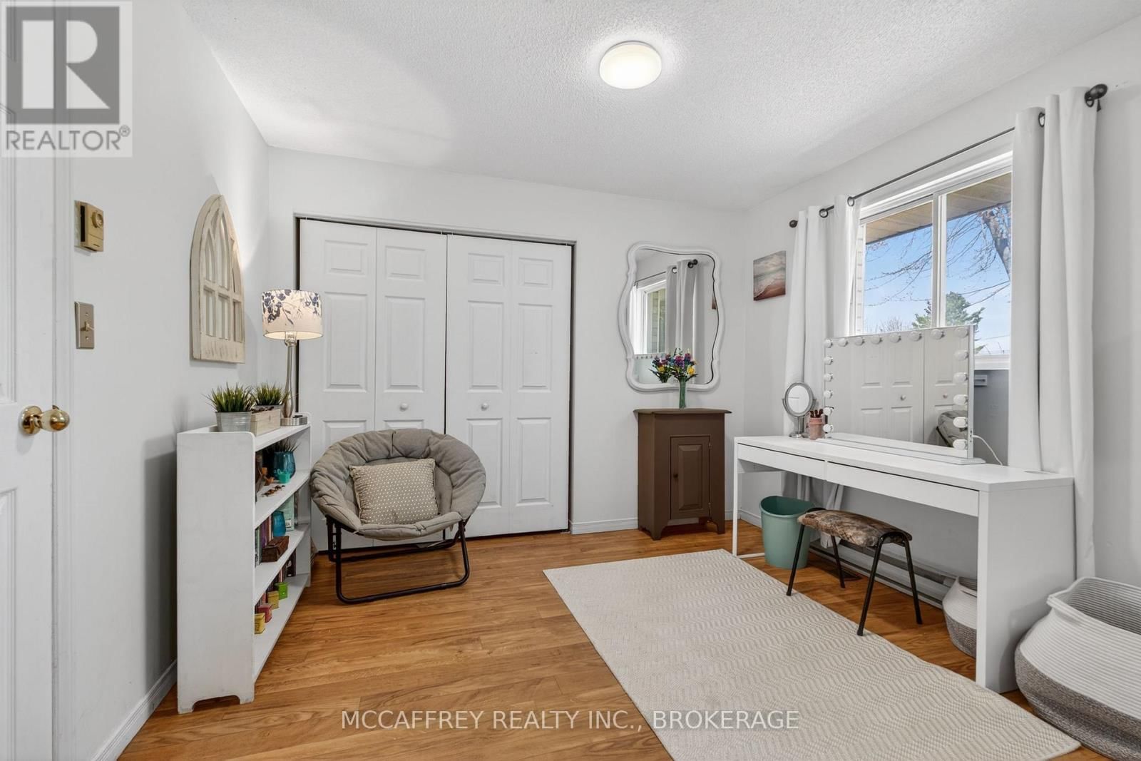 26 DOLLAR CRESCENT Image 22