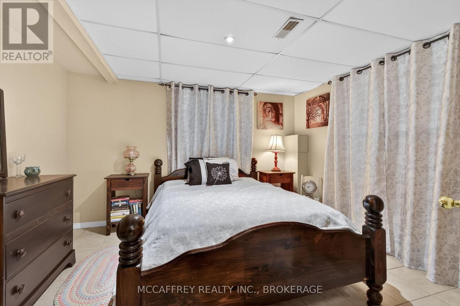 26 DOLLAR CRESCENT Image 27