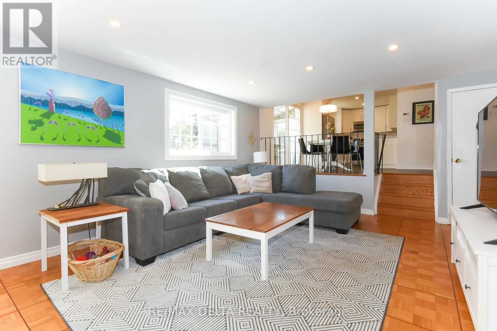 13 PARKLANE COURT Image 16