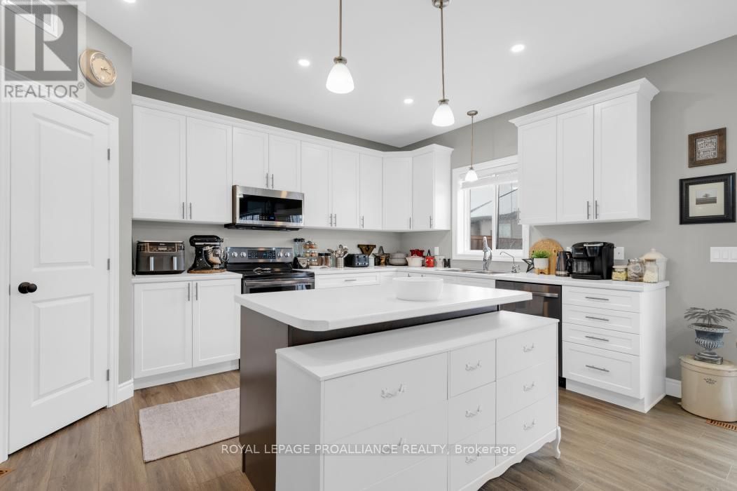 49 REDWOOD DRIVE Image 11