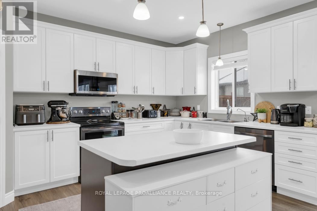 49 REDWOOD DRIVE Image 12