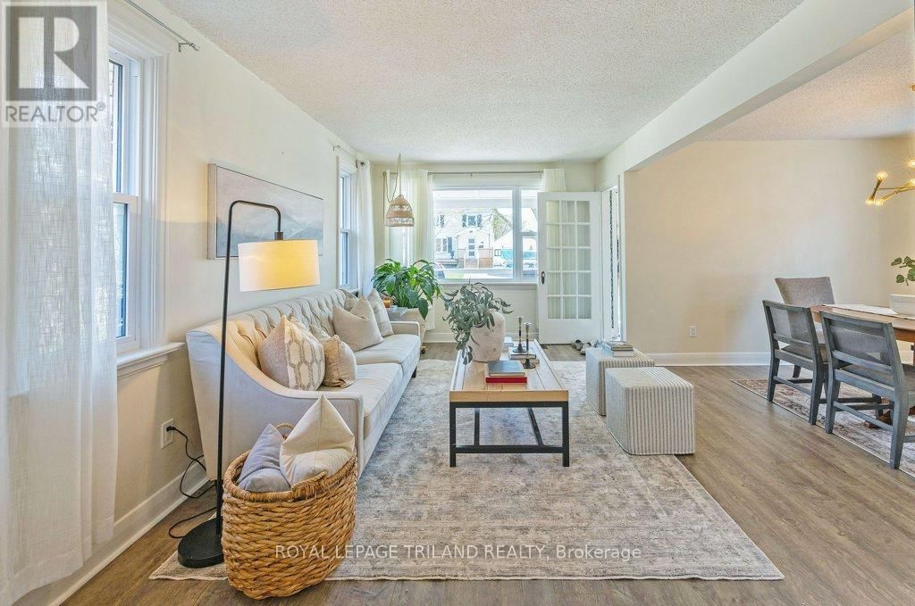 1366 LANGMUIR AVENUE Image 11