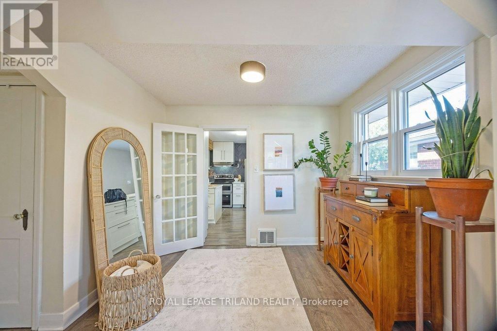 1366 LANGMUIR AVENUE Image 12