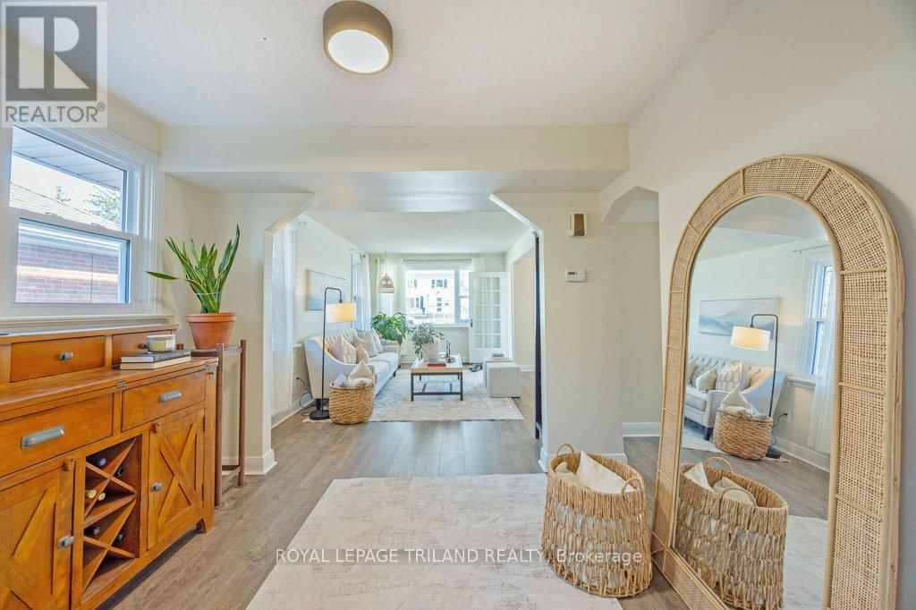 1366 LANGMUIR AVENUE Image 13