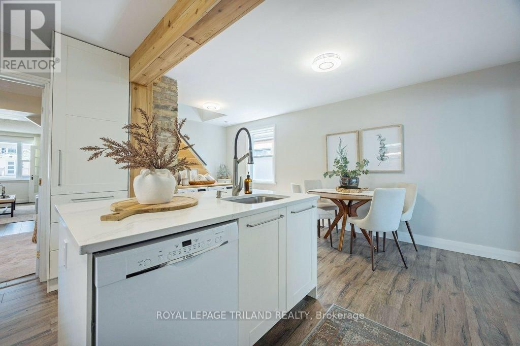 1366 LANGMUIR AVENUE Image 16