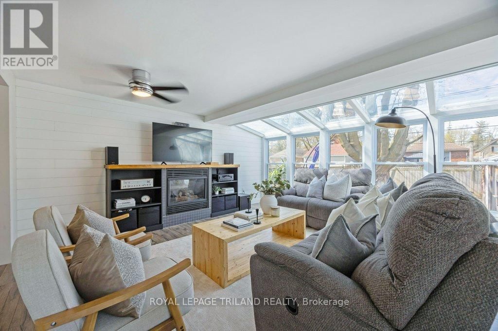 1366 LANGMUIR AVENUE Image 24