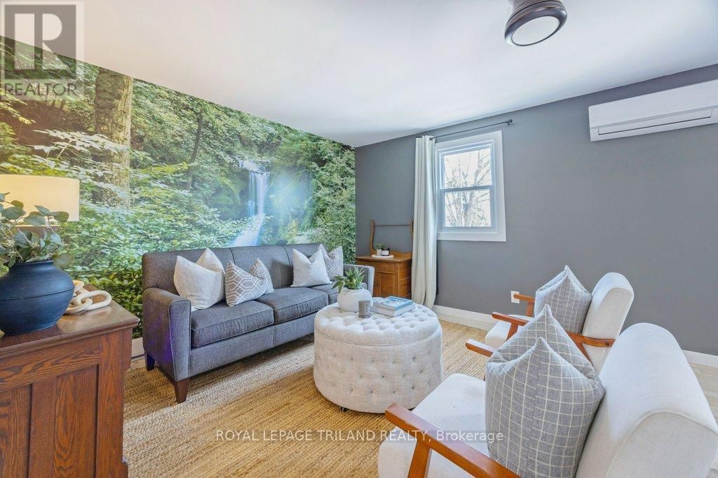 1366 LANGMUIR AVENUE Image 27