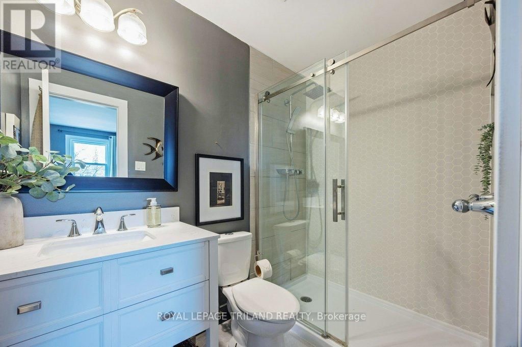 1366 LANGMUIR AVENUE Image 31