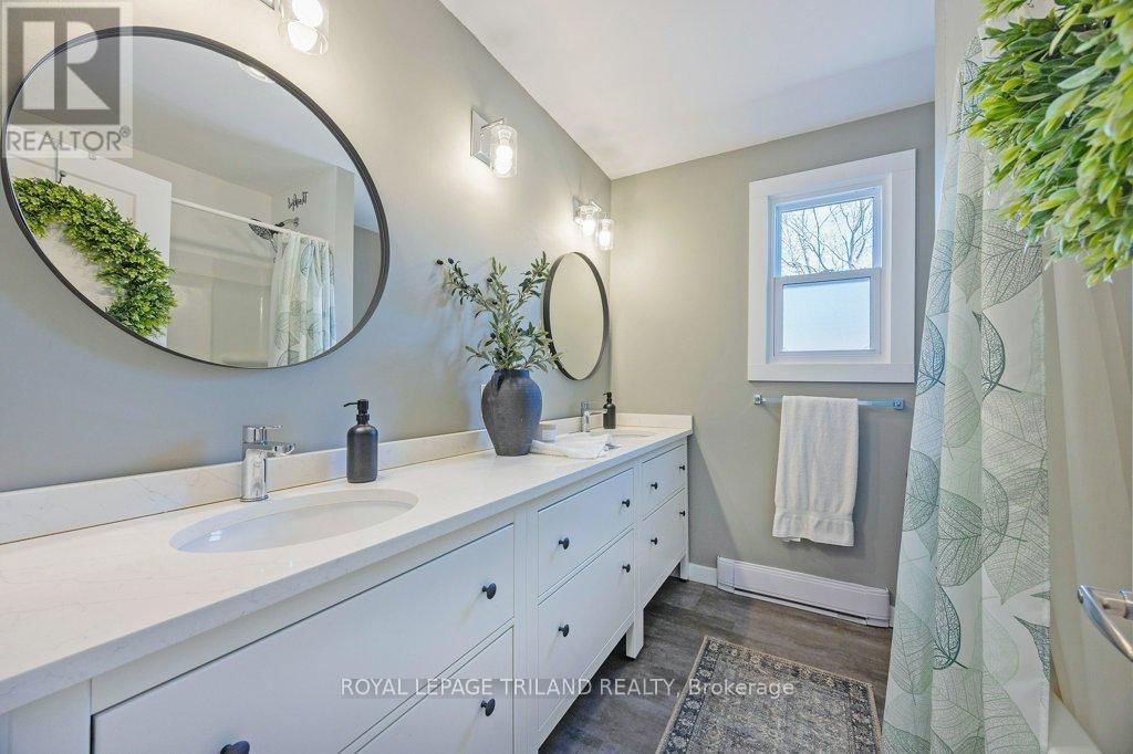 1366 LANGMUIR AVENUE Image 36