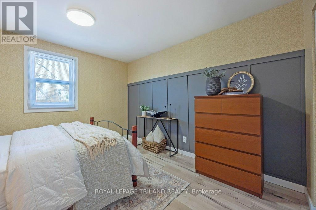 1366 LANGMUIR AVENUE Image 37