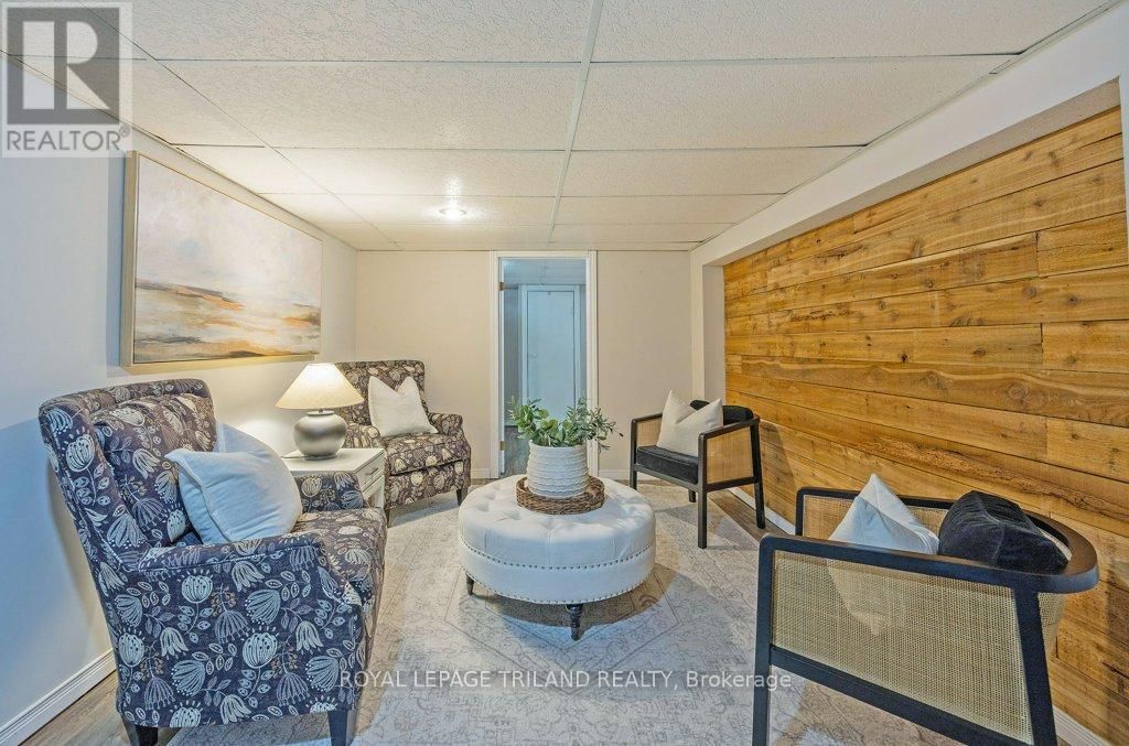 1366 LANGMUIR AVENUE Image 39