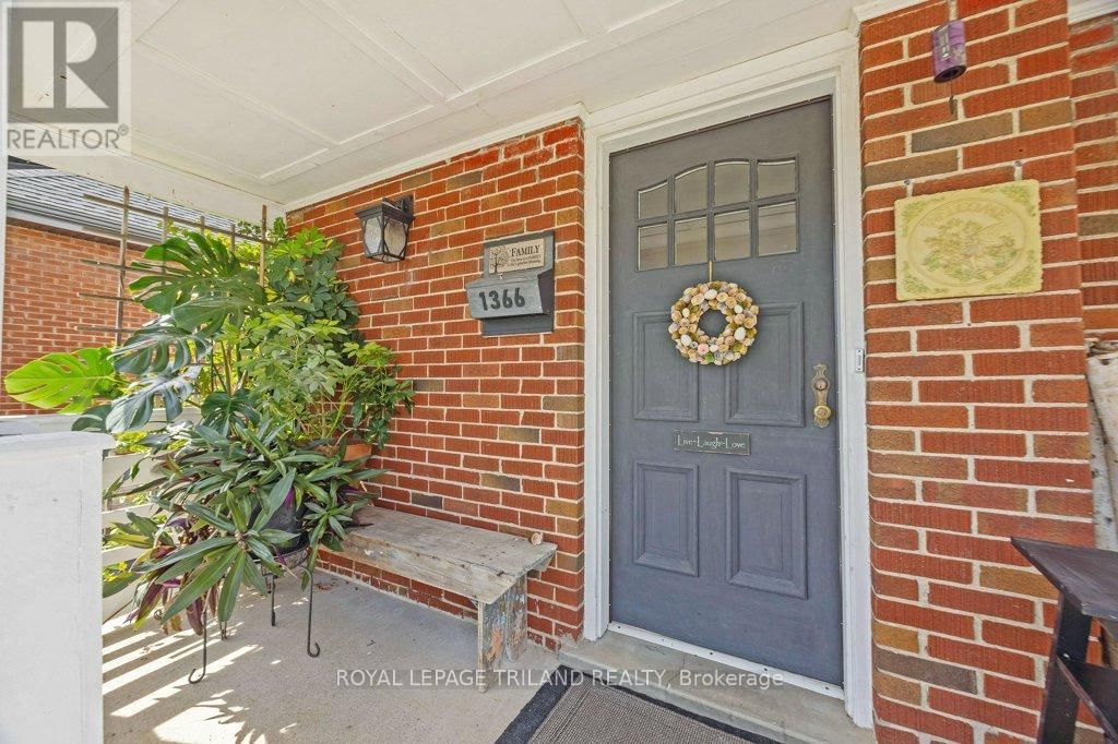 1366 LANGMUIR AVENUE Image 4