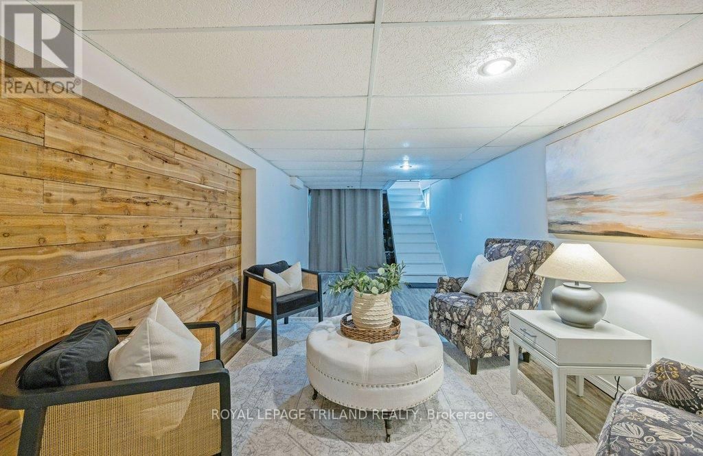 1366 LANGMUIR AVENUE Image 40