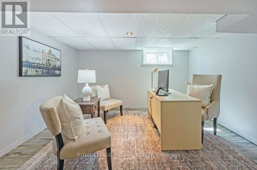 1366 LANGMUIR AVENUE Image 41