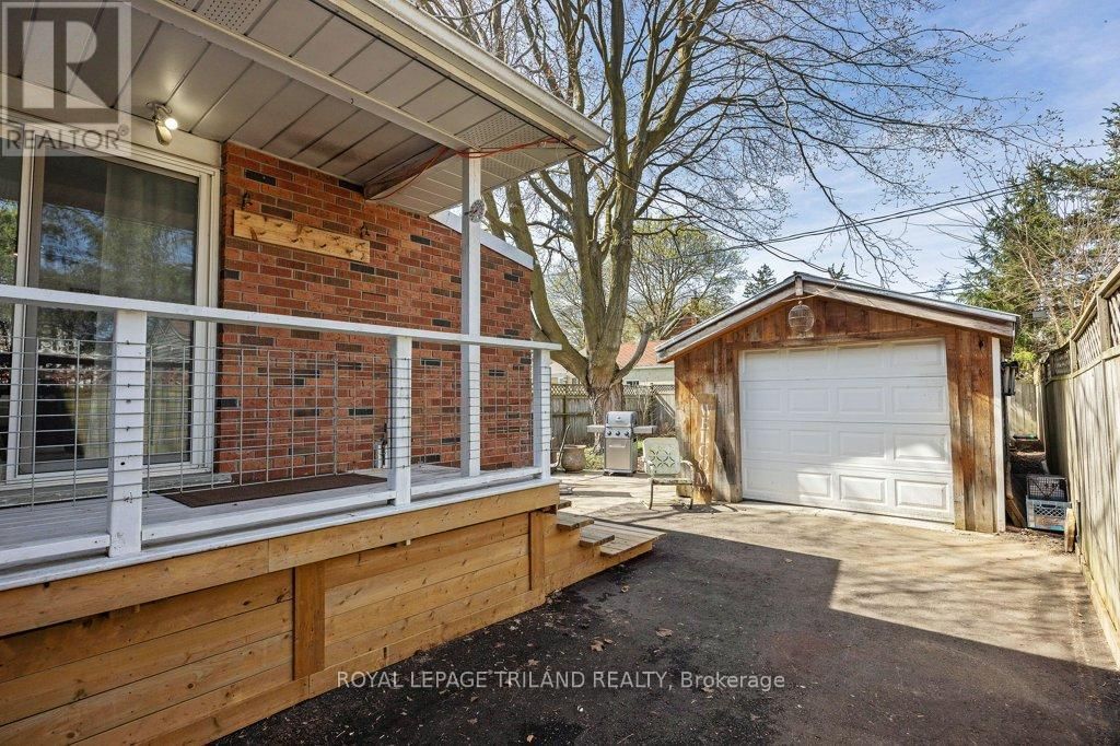 1366 LANGMUIR AVENUE Image 42