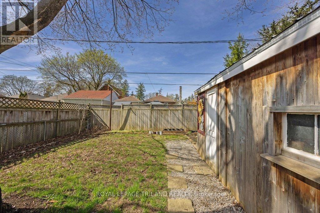 1366 LANGMUIR AVENUE Image 45