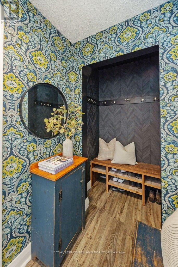 1366 LANGMUIR AVENUE Image 6