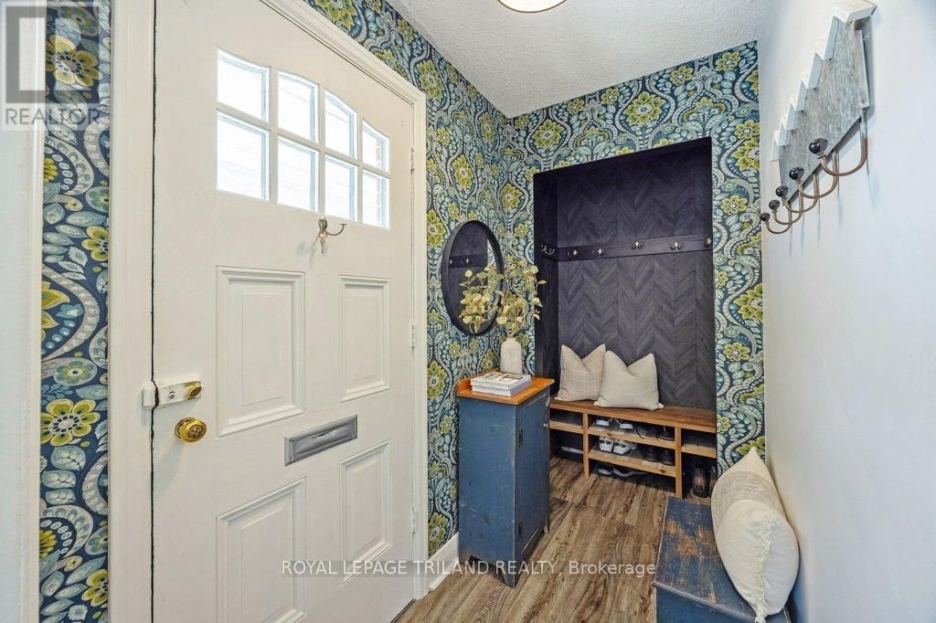 1366 LANGMUIR AVENUE Image 7