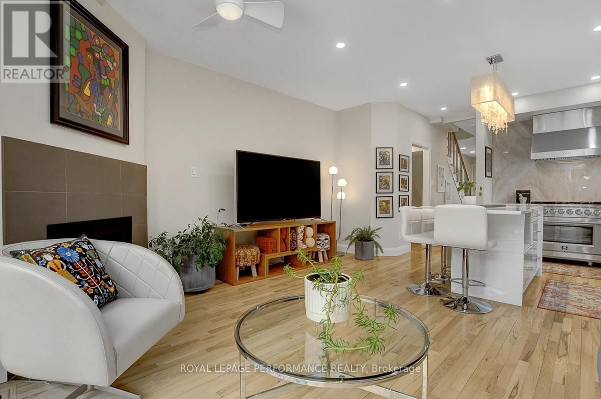 86 WEST PRESLAND ROAD Image 10