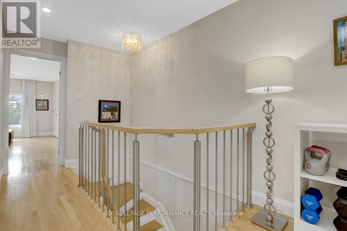 86 WEST PRESLAND ROAD Image 21