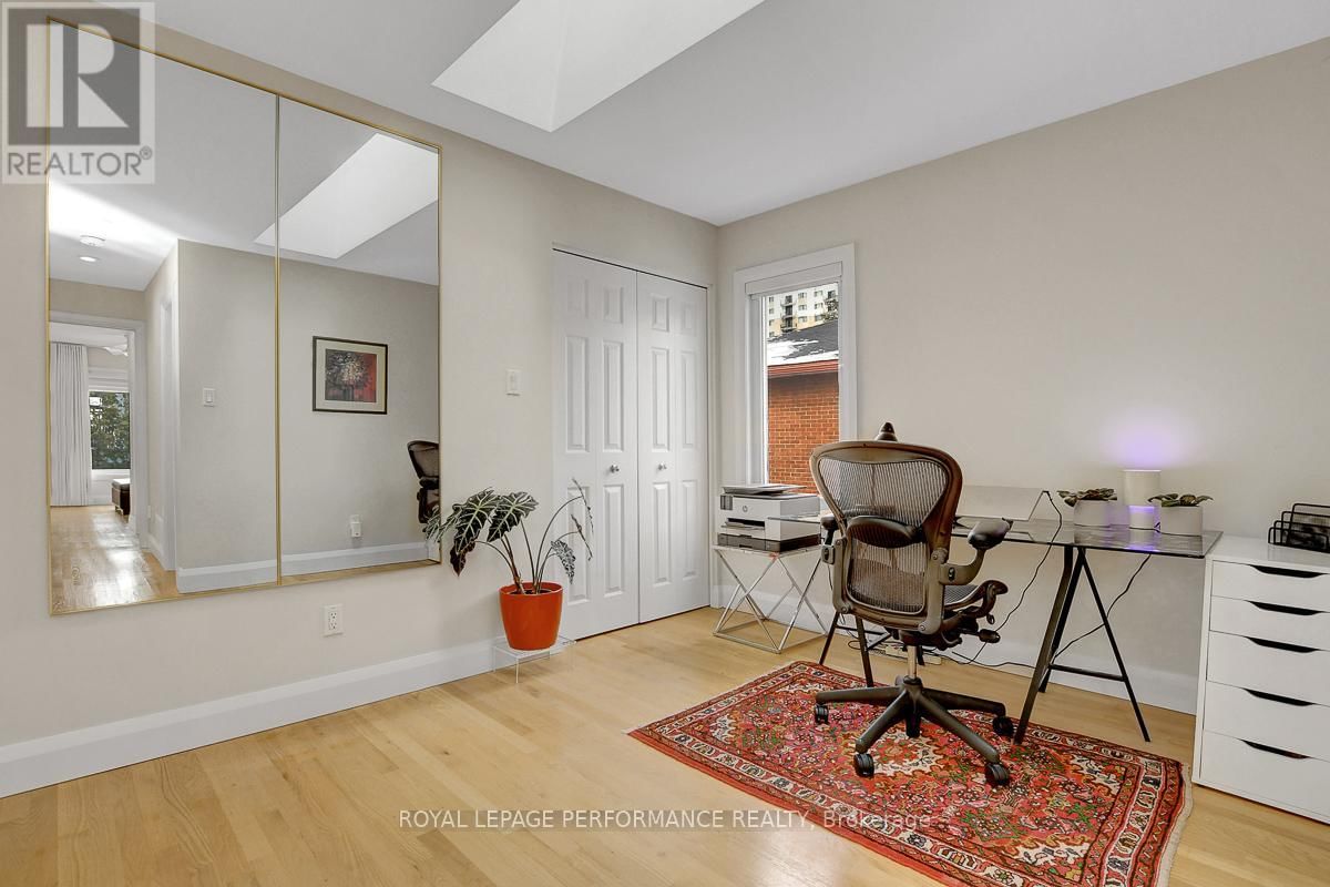 86 WEST PRESLAND ROAD Image 22