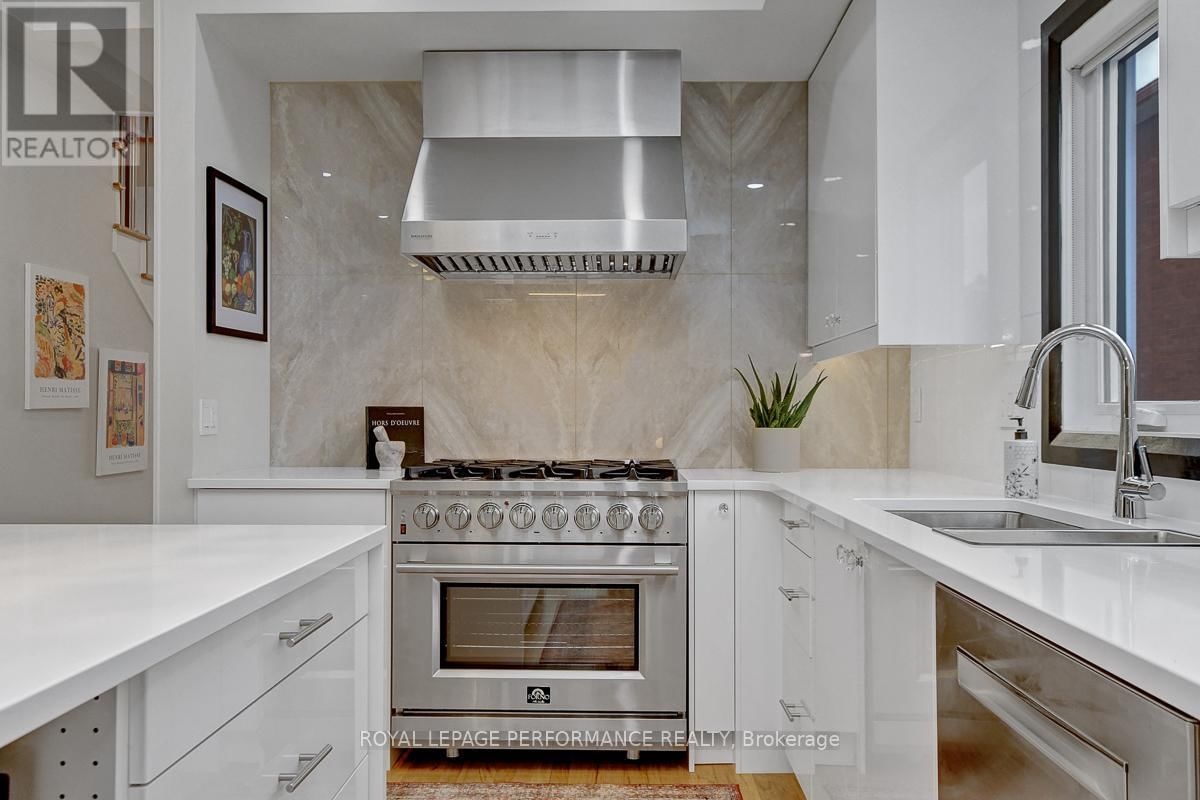 86 WEST PRESLAND ROAD Image 3