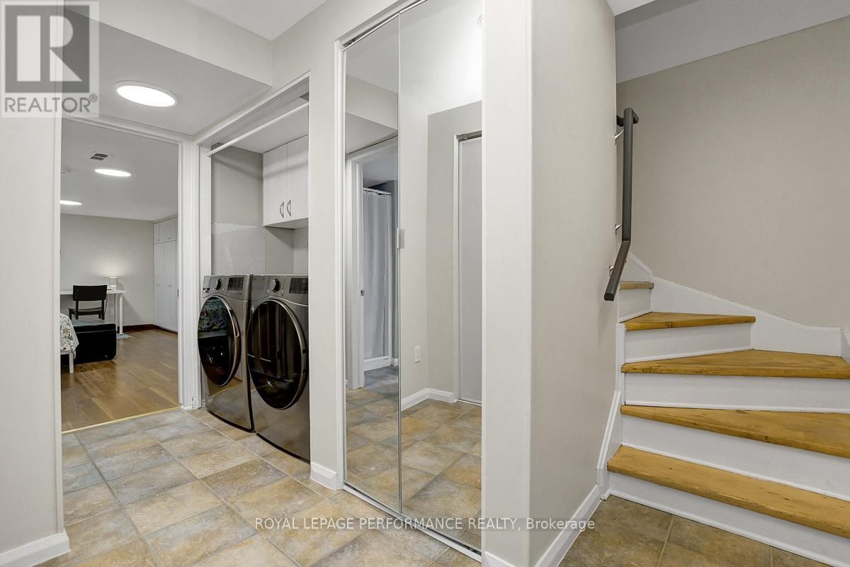 86 WEST PRESLAND ROAD Image 32