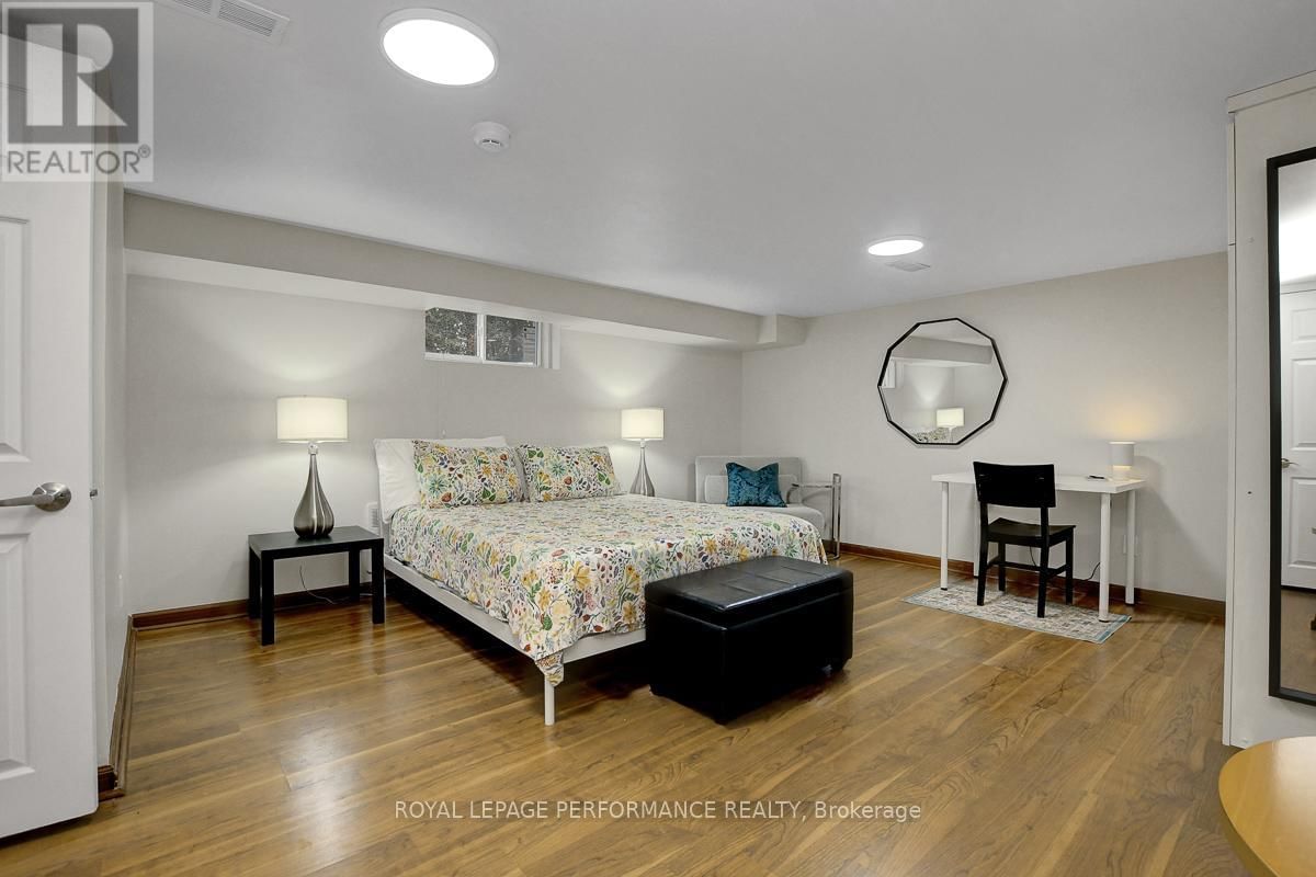 86 WEST PRESLAND ROAD Image 33