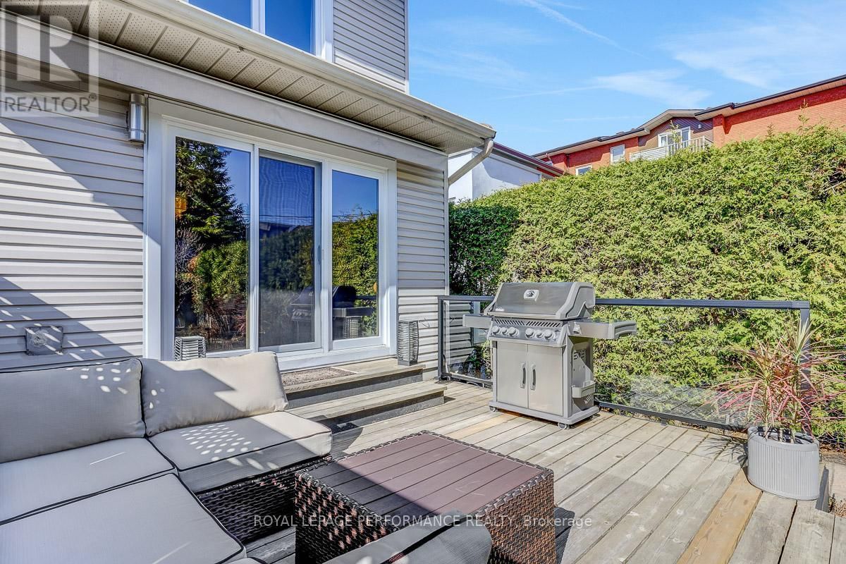 86 WEST PRESLAND ROAD Image 39