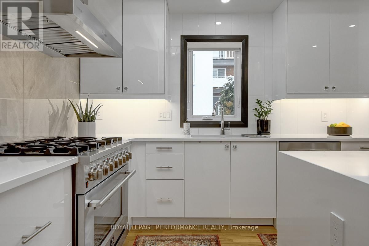 86 WEST PRESLAND ROAD Image 4