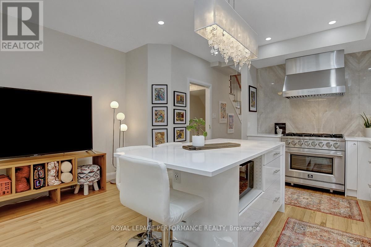 86 WEST PRESLAND ROAD Image 7